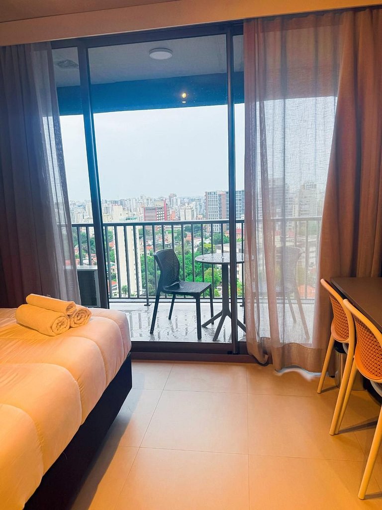 Domingos Vila Mariana Thirteen