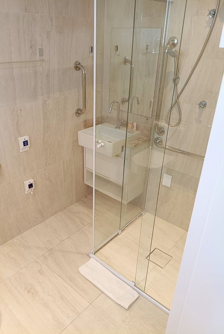 Atmos Brooklin Seven