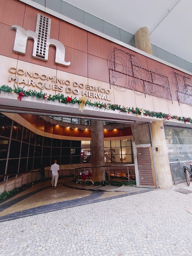 Marques2129 | Spacious, near Carioca Metro and VLT