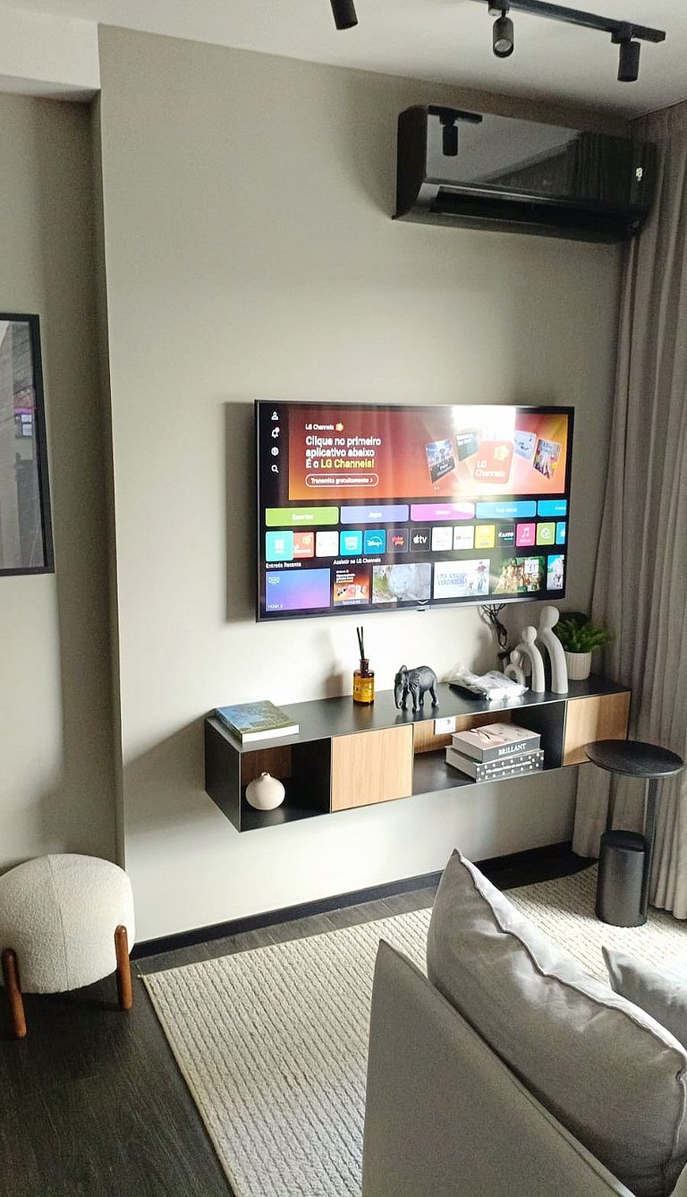 Gabriel Boutique Four