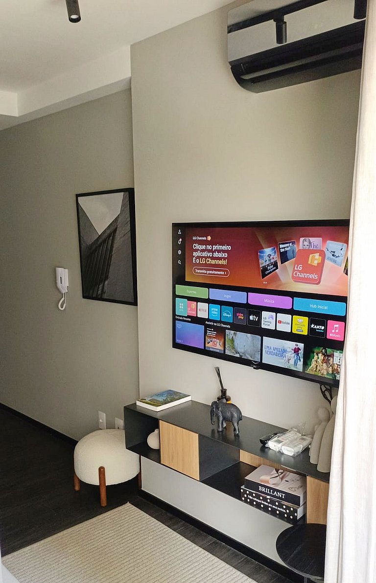 Gabriel Boutique Four