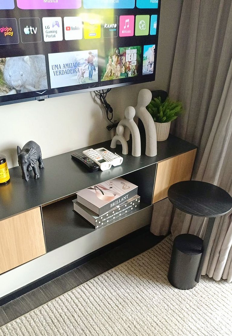 Gabriel Boutique Four