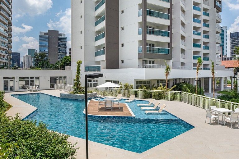 Summit Pinheiros by Bstay