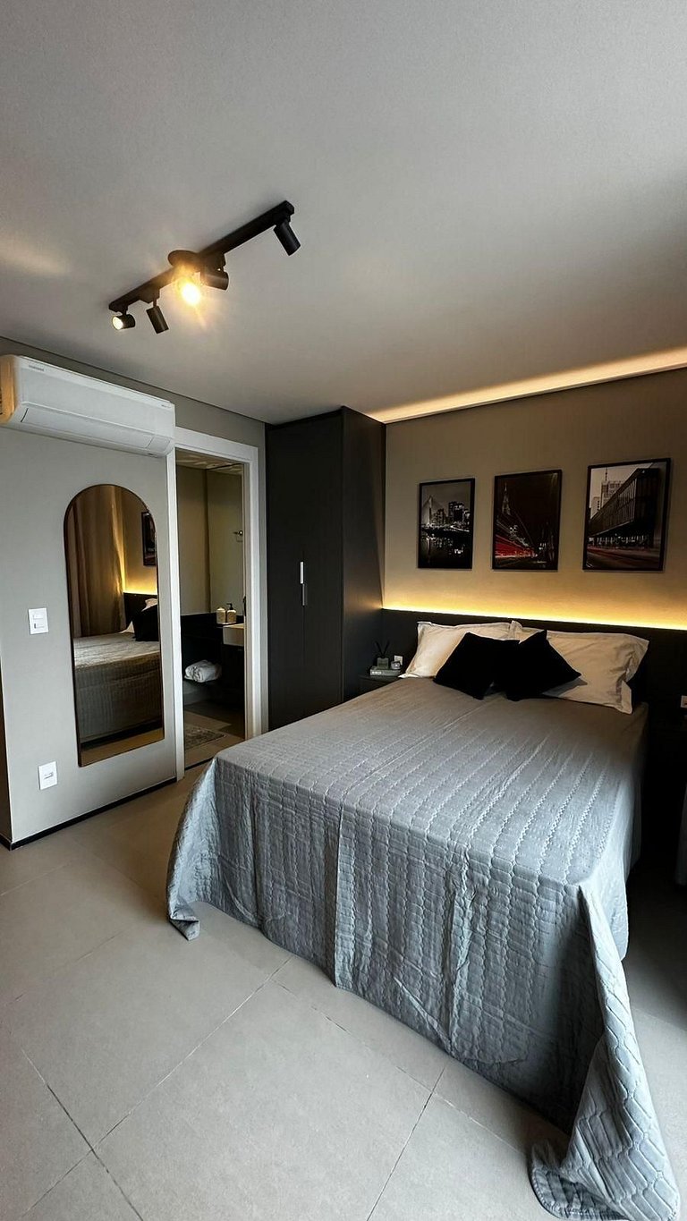 Domingos Vila Mariana Eighteen