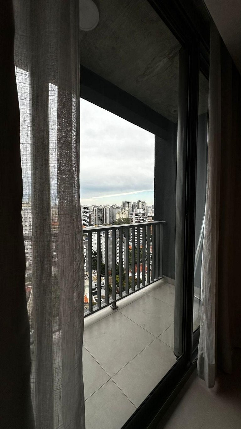 Domingos Vila Mariana Eighteen