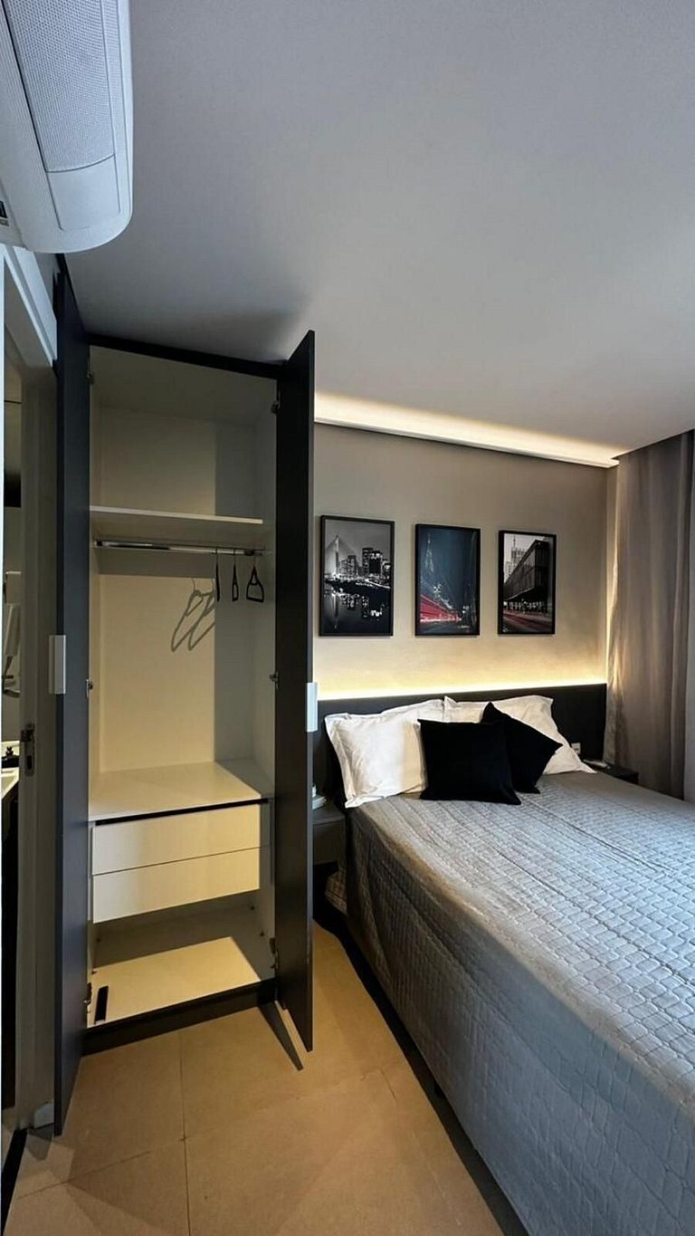 Domingos Vila Mariana Eighteen