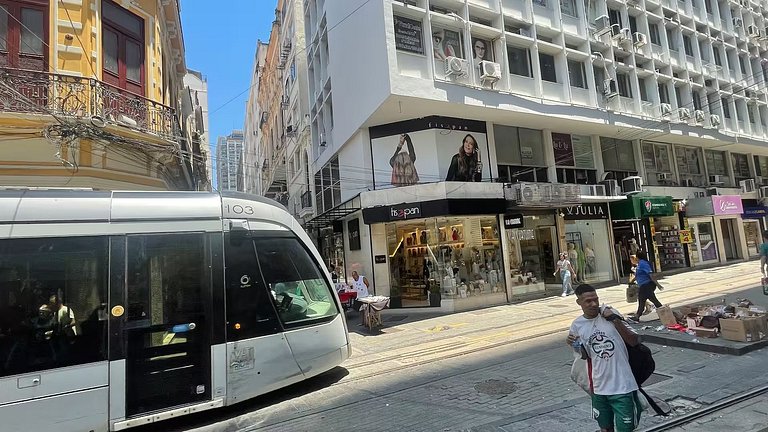 Dias Downtown Five