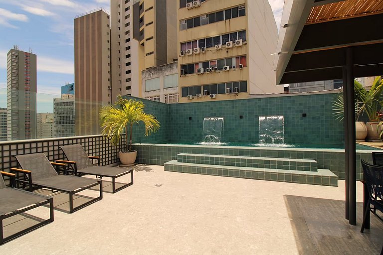 Dias Downtown Five