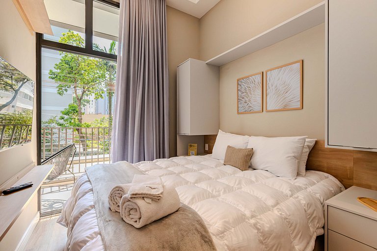 Versa Brooklin 1005 | Duplex, Subway + Consulate
