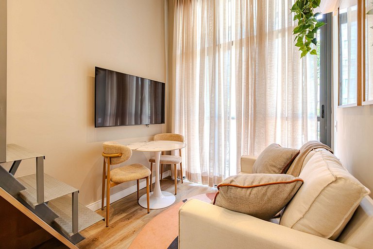 Versa Brooklin 1005 | Duplex, Subway + Consulate