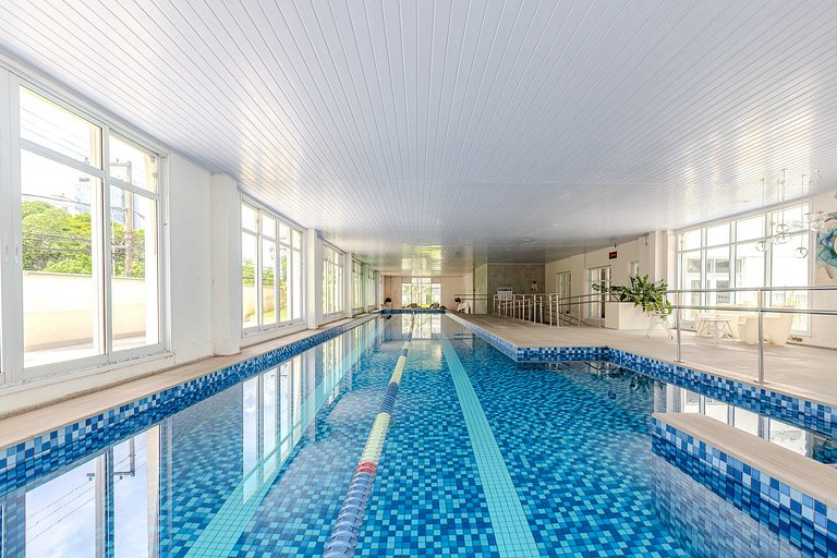 Summit 405 | Piscina, tênis e metrô na Faria Lima